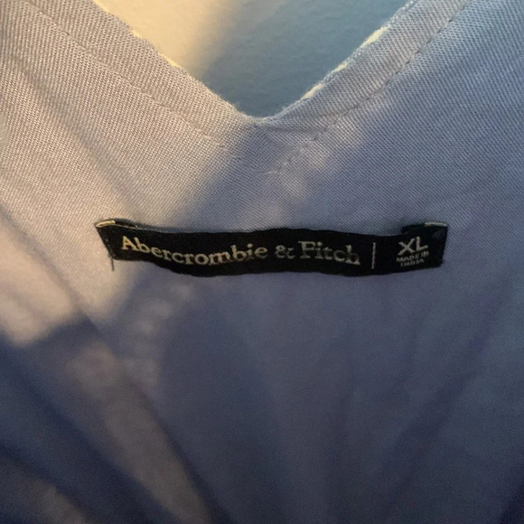 Abercrombie & Fitch size XL blue chambray and white lace shoulder romper shorts - Picture 3 of 6